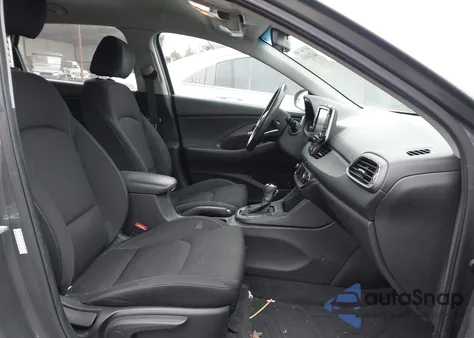 2018 Hyundai Elantra Gt z USA, uszkodzony, nr VIN KMHH35LE0JU016087
